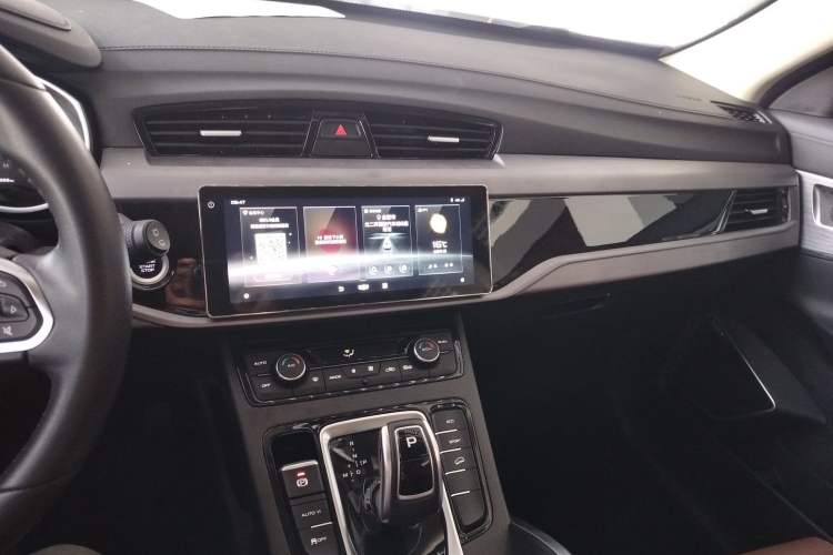 Used Geely Auto Emgrand X7 Sport 2021 1.8TD DCT Two-Wheel Drive Asian Games Edition Audio And AC Panel