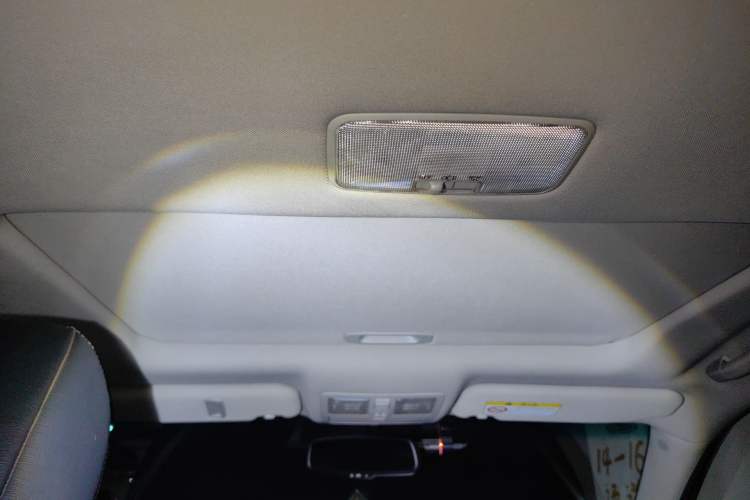 Used Toyota Reiz 2010 2.5V Fashion Elite Edition Headliner