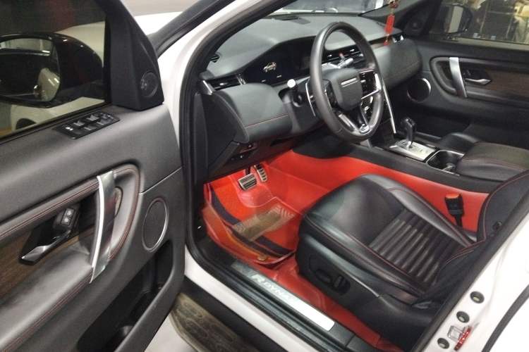 Used Land Rover Discovery Sport 2022 249 PS R-Dynamic S Performance Edition 5 Seats Driver Seat