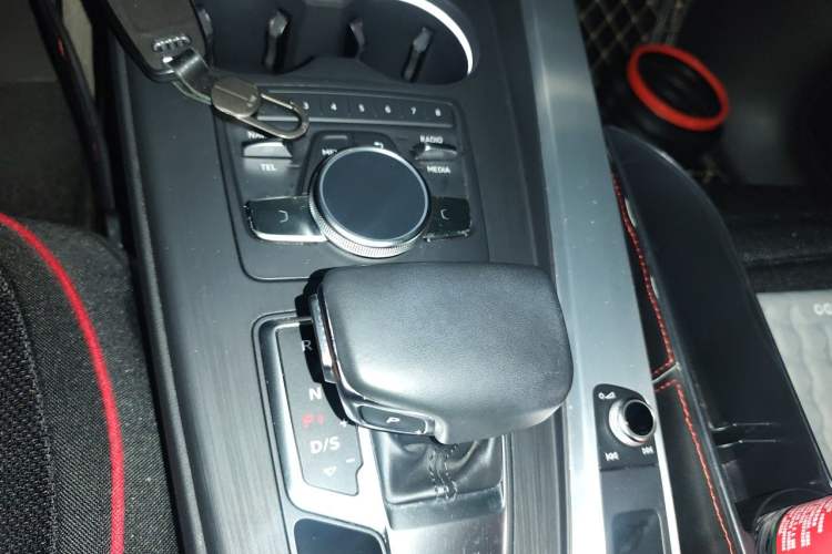 Used Audi A4L 2019 40 TFSI Fashion Version China V