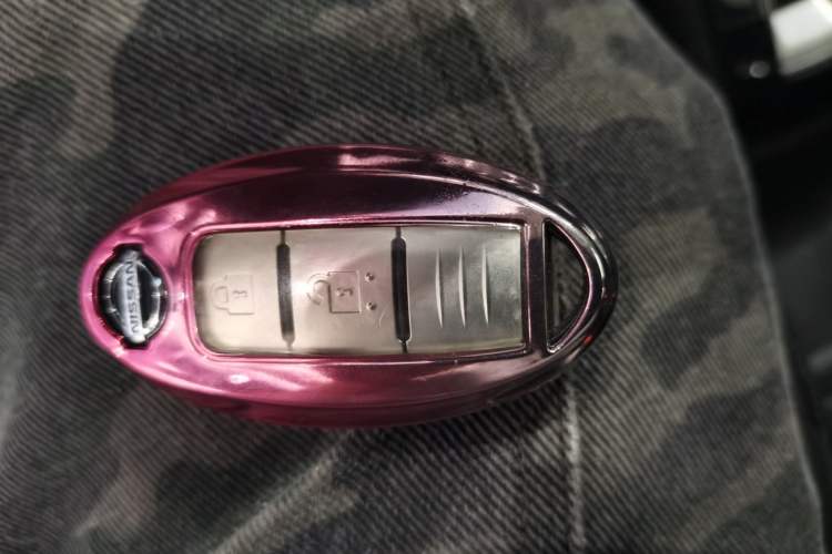 Used Nissan Kicks 2018 1.5L CVT Smart Connect Luxury Edition Interior 1