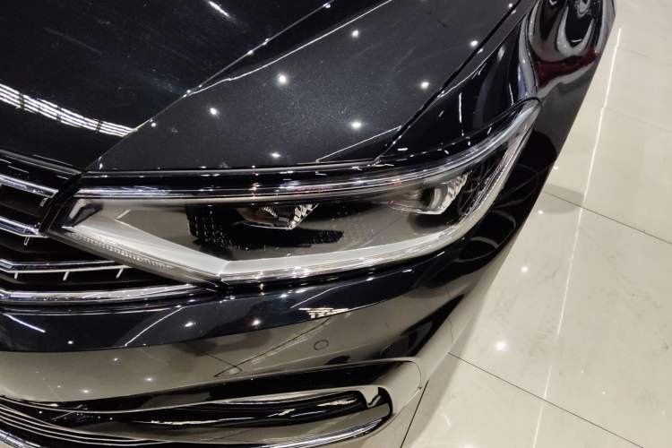 Used Volkswagen Magotan 2023 2 Million Units Limited Edition 330TSI DSG Leading Version Left Front Headlight