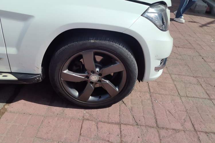 Used Mercedes-Benz GLK-Class 2013 GLK 300 4MATIC Dynamic Sunroof Model Right Front Wheel Hub