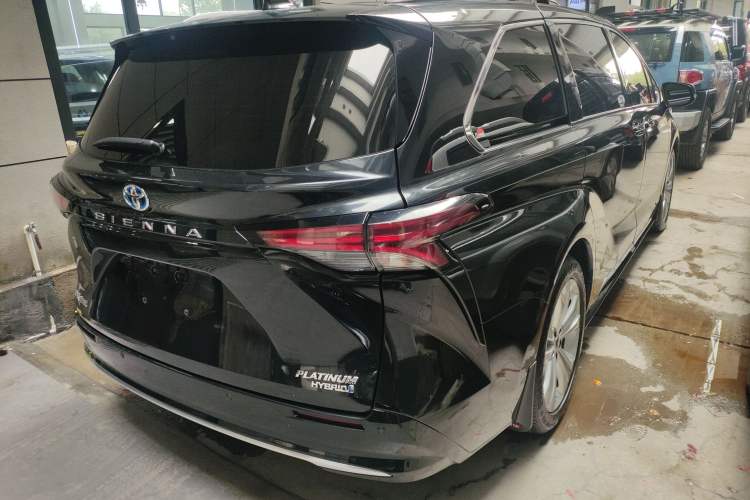 Used Toyota Sienna 2021 2.5L Hybrid Platinum Edition