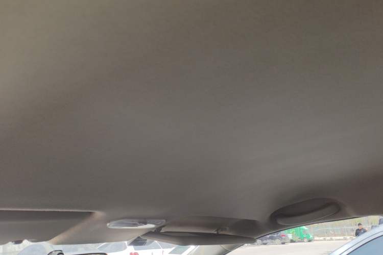 Used Venucia R50 2015 1.6L Manual Fashion Edition Headliner