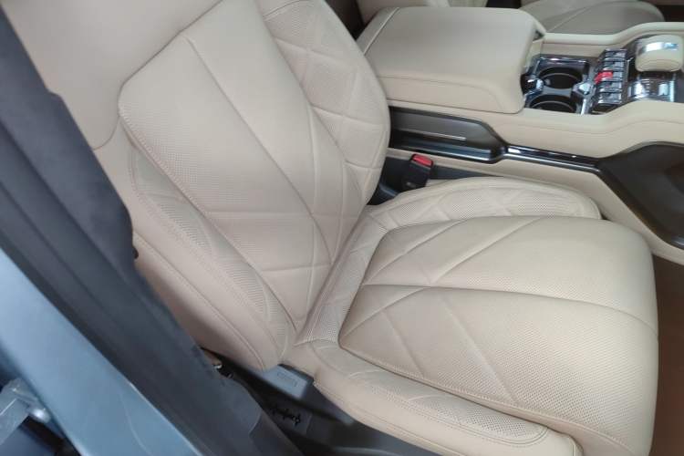 Used Formula Leopard 8 2025 Smart & Brave Flagship Edition 7 Seats
