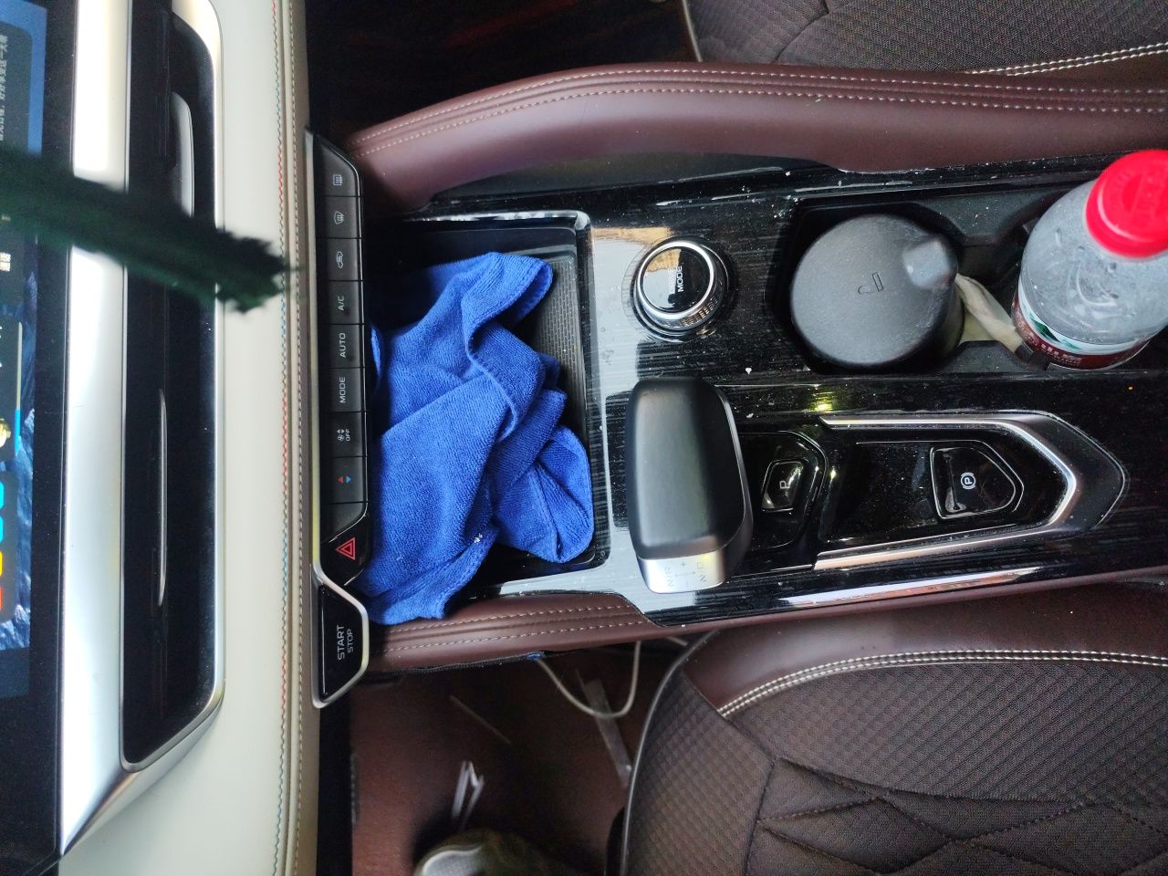 Geely Auto Monjaro L 2021 2.0TD DCT EVO Two-Wheel Drive Prestige Version — снимка 13