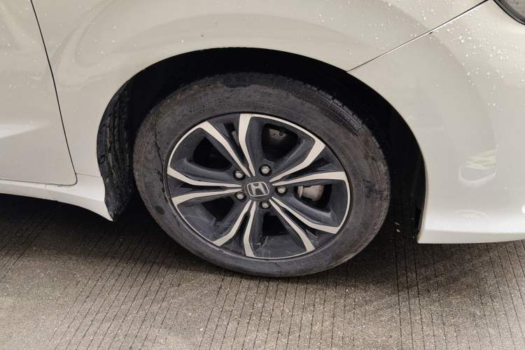 Used Honda Crider 2022 180Turbo CVT Luxury Edition Right Front Wheel Hub