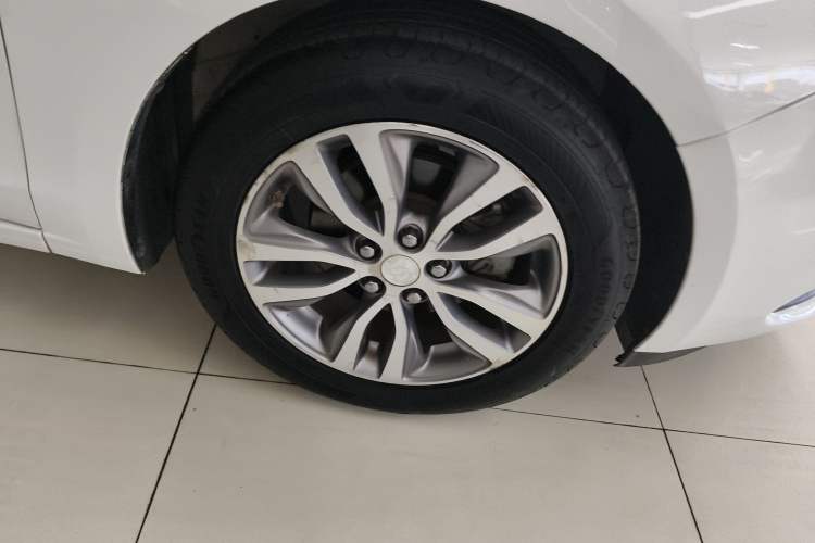 Used Buick GT 2019 18T Automatic Connected Elite Model China V Standard Right Front Wheel Hub