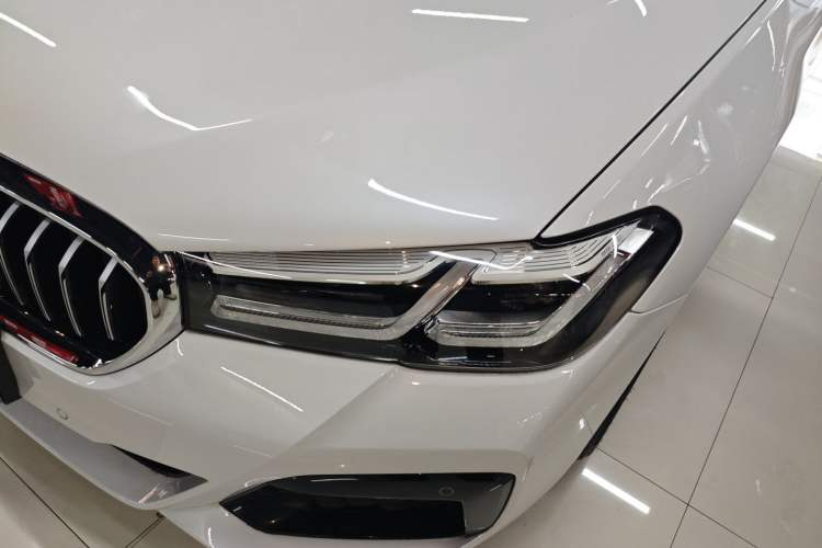 Used BMW 5 Series 2022 Second Facelift 525Li M Sport Package