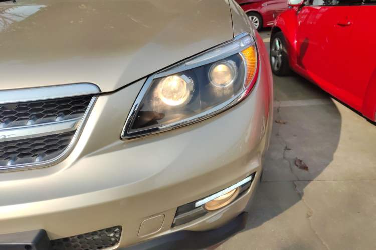 Used BYD S6 2014 2.0L Manual Luxury 5-Seater
