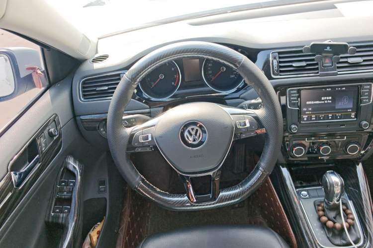 Used Volkswagen Sagitar 2018 1.6L Automatic Comfort Model Steering Wheel