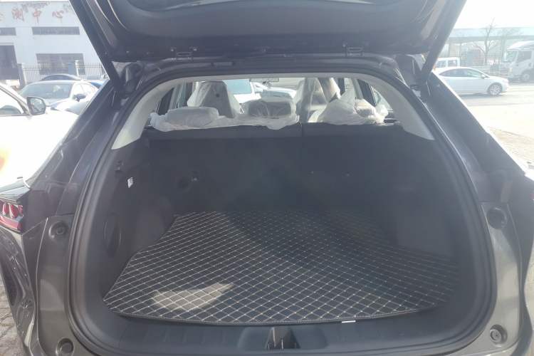 Used Changan UNI-Z New Energy 2025 Smart New Blue Whale 125km Battleship Edition