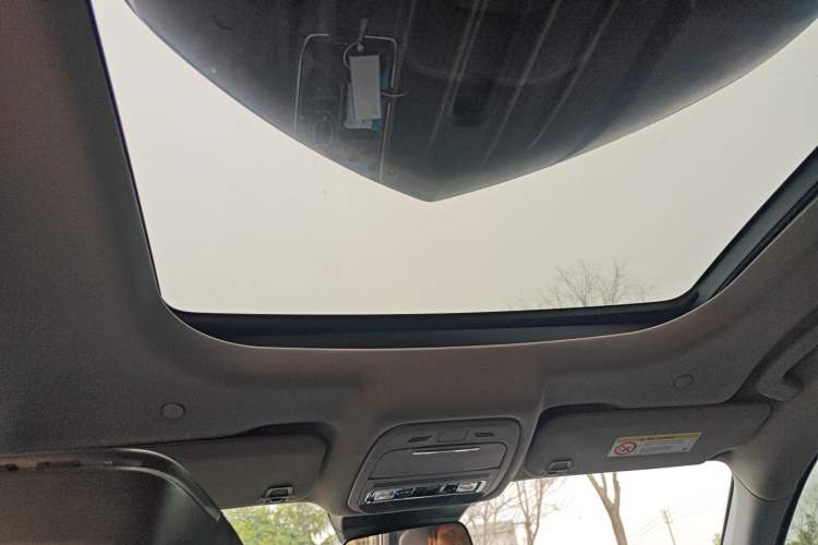 Used Ford Edge 2023 Ford Explorer L 2.0T EcoBoost E-Hybrid Two-Wheel Drive 7-Seater Luxury Model