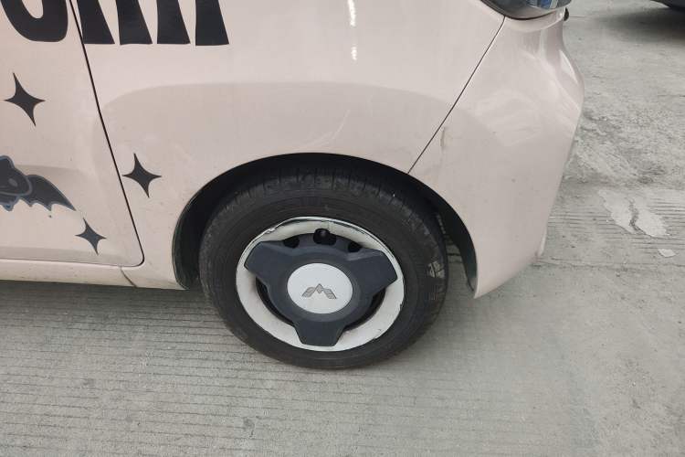 Used Wuling Hongguang MINIEV 2022 Macaron Premium Model – Lithium Iron Phosphate Right Front Wheel Hub