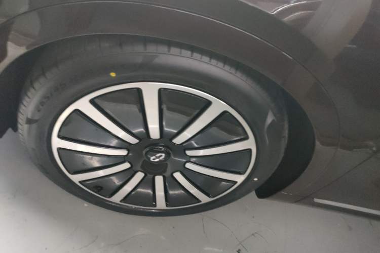 Used Hima AITO M9 2025 Extended-Range Max Version 52 kWh 5-Seater Edition