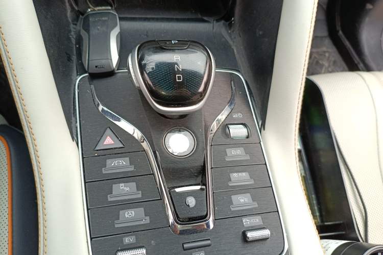 Used BYD Song PLUS New Energy 2021 DM-i 110KM Flagship PLUS Gear Lever