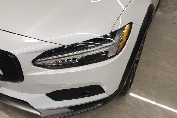 Used Volvo V90 2021 Cross Country B5 AWD Smart Range Edition
