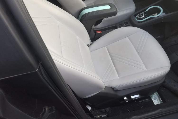 Used Chery New Energy Little Ant 2021 Revised Version 150 000 Yuan Ant Fan Edition New Ant Cool Edition Lithium Iron Phosphate
