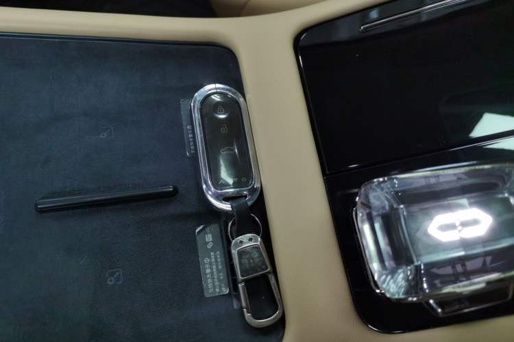 Used Hima AITO M7 2024 1.5T Intelligent Drive 4x4 Max Edition 6 Seats Interior 1