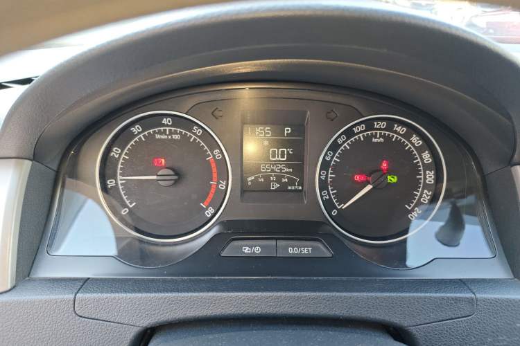 Used Skoda Rapid Spaceback 2016 Revised 1.6L Automatic Chuanxing Version
