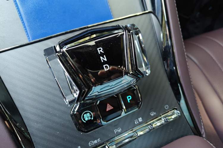 Used Denza Z9GT 2024 1100 4x4 Ultra First Edition Gear Lever