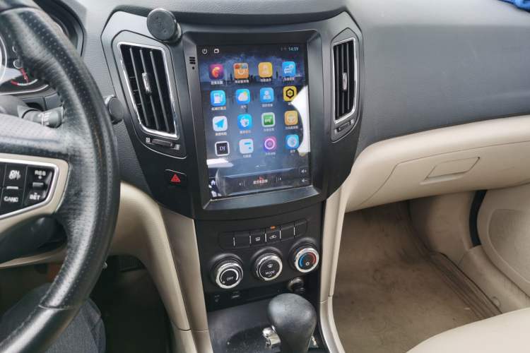 Used Haima S7 2013 2.0L Automatic ZhiShang Version
