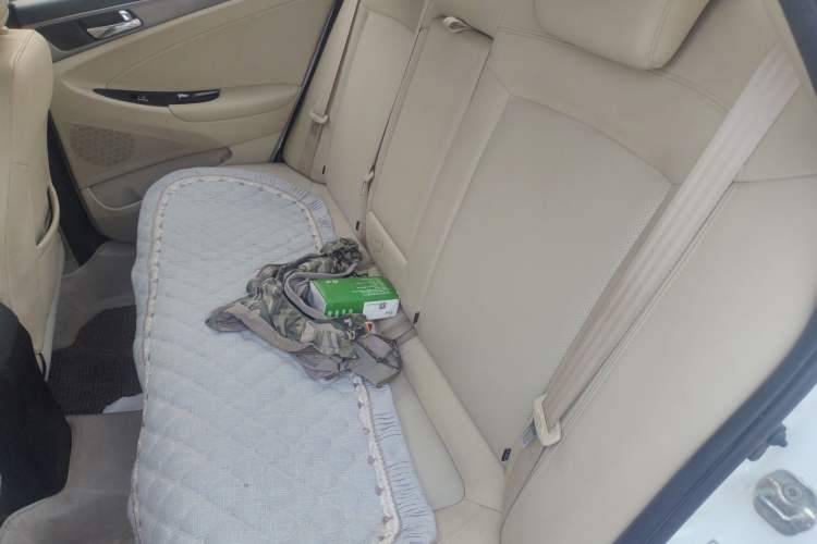 Used CHANGAN Eado 2016 Blue Motion 1.6L Manual Navigation Model
