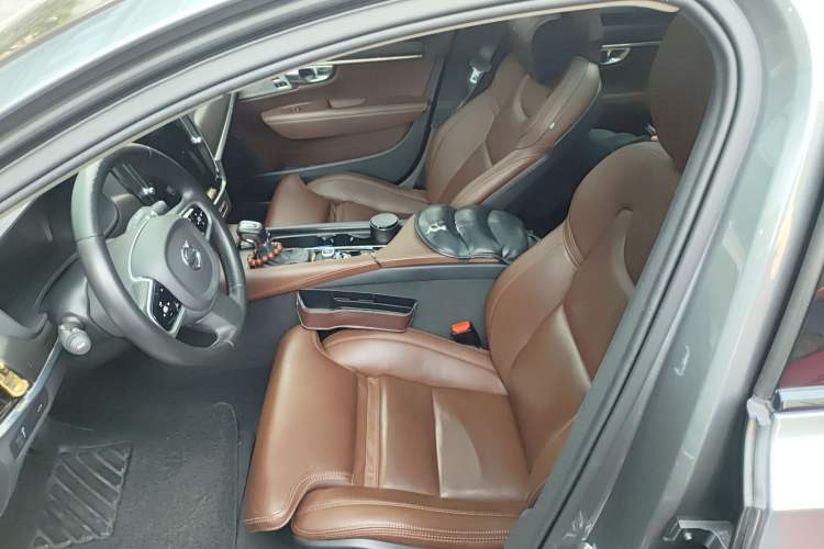 Used Volvo V90 2020 Cross Country T5 AWD Prestige Edition