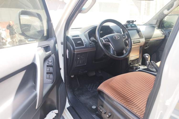 Used Toyota Prado 2018 3.5L Automatic TX-L with Rear-Mounted Spare Tire
