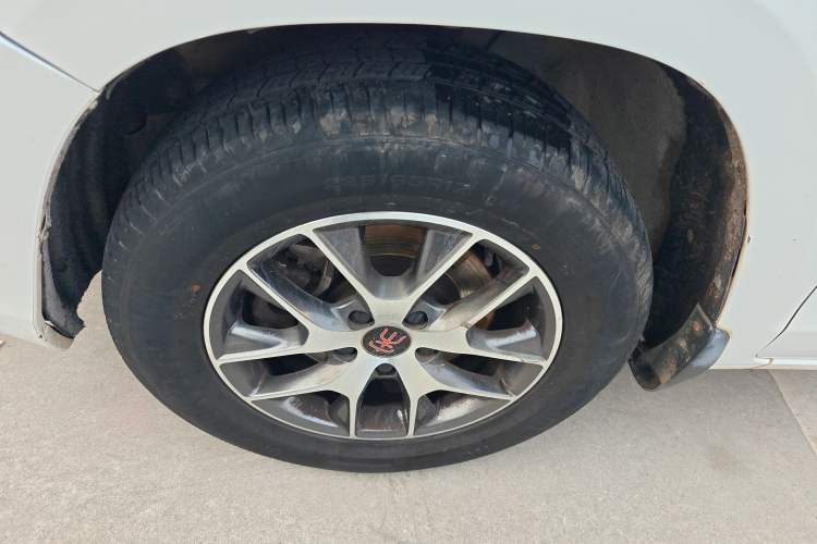 Used BYD Song 2017 Gaishi Upgrade Edition 1.5TI Manual Luxury Model
