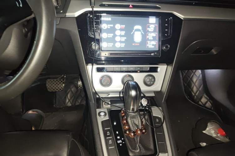 Used Volkswagen Magotan 2017 280TSI DSG Comfort Model
