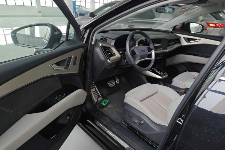 Used Audi Q5 e-tron 2023 40 e-tron Starry Edition Mecha Kit
