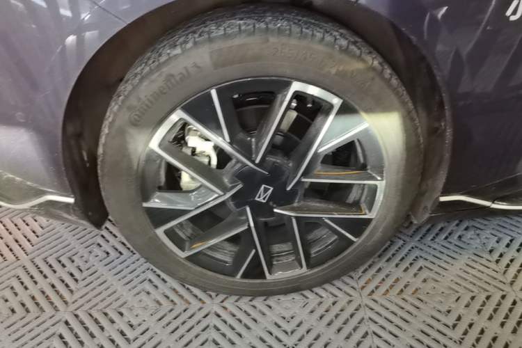 Used Avatr 06 2025 Ultra Pure Electric Edition Right Rear Wheel Hub