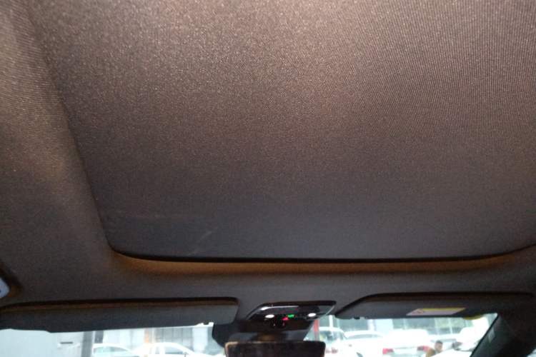 Used Lynk & Co 08 EM-P 2025 220 km All-Wheel-Drive Performance Halo