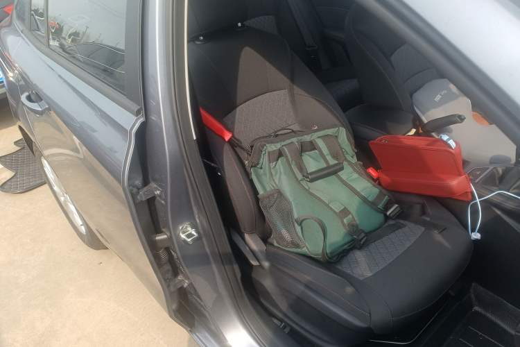 Used Roewe i5 2026 Model 1.5L Manual Comfort Version
