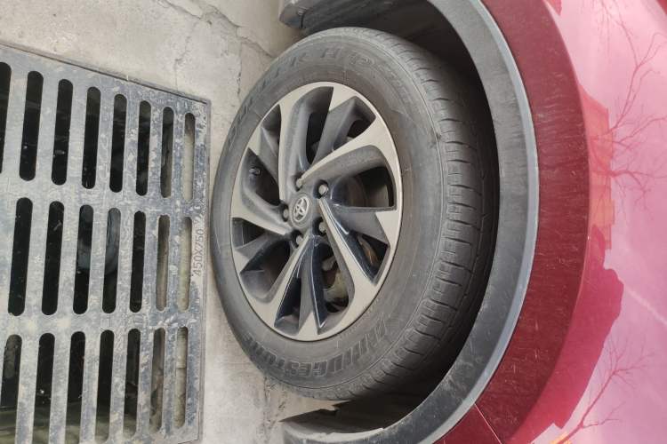 Used Toyota IZOA 2018 2.0L Yichi Version China VI Standard Right Front Wheel Hub