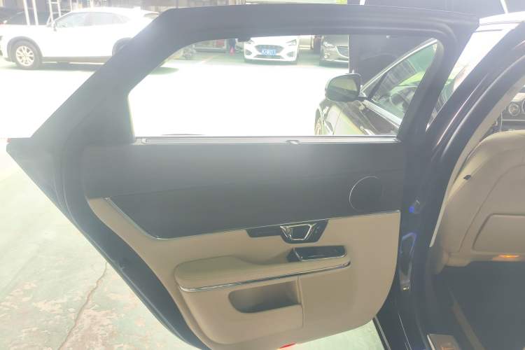 Used Jaguar XJ 2014 XJL 2.0T Two-Wheel-Drive Elegant Business Edition