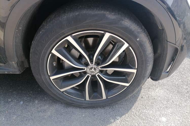 Used Mercedes-Benz GLC 2022 GLC 260 L 4MATIC Luxury Model Right Front Wheel Hub