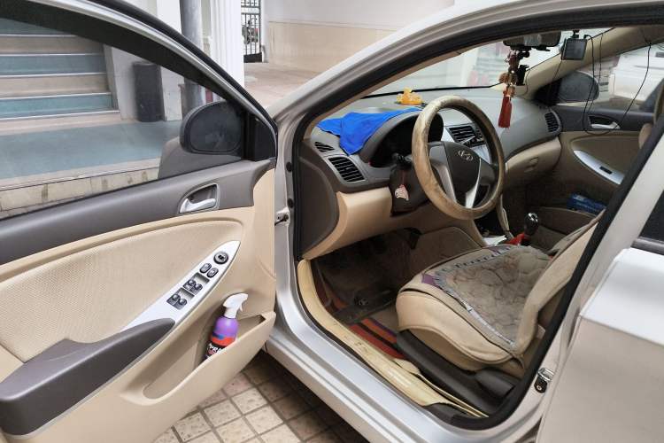 Used Hyundai Verna (older generation) 2010 Sedan 1.4L Manual Comfort GS
