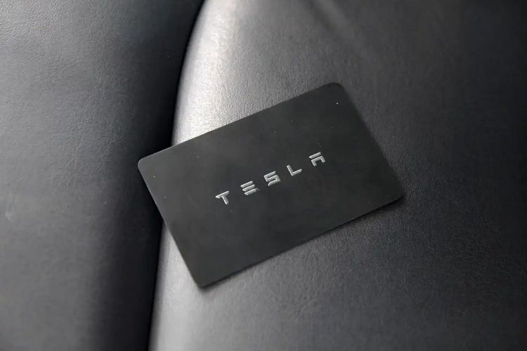 Used Tesla Model Y 2022 Long-Range All-Wheel-Drive Version
