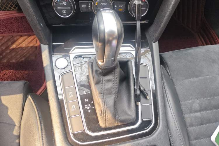 Used Volkswagen Magotan 2017 330TSI DSG Luxury Model Gear Lever