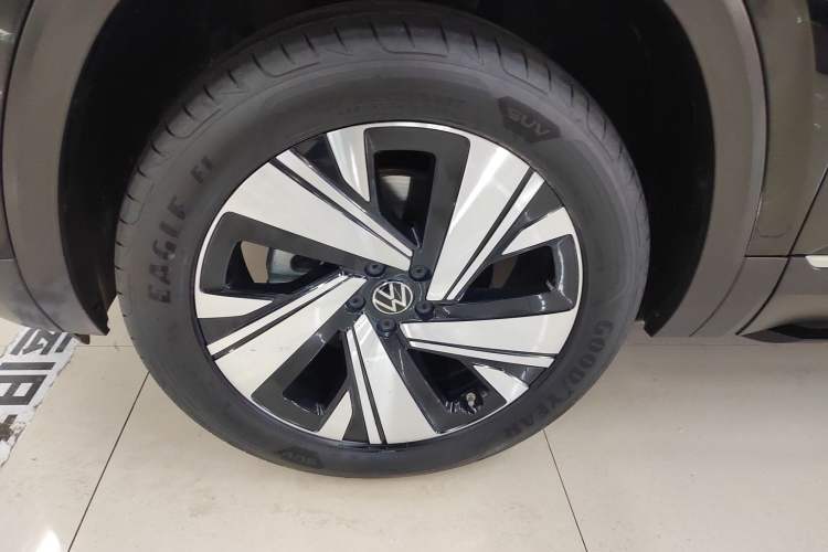 Used Volkswagen Teramont 2024 380TSI All-Wheel Drive Longyao Edition Left Front Wheel Hub