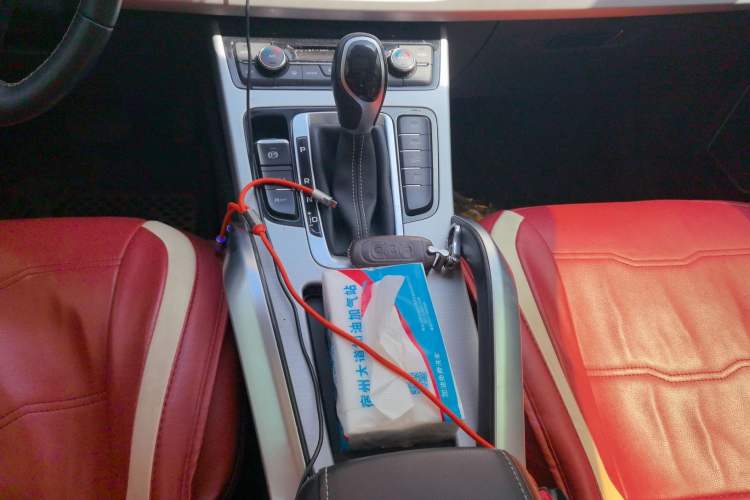 Used Geely Auto Emgrand X7 Sport 2016 1.8TD Automatic Smart Connectivity Version Gear Lever