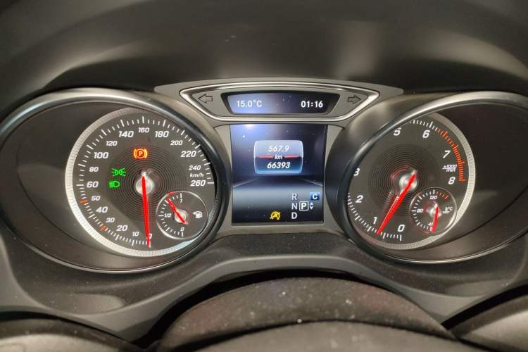 Used Mercedes-Benz GLA 2018 GLA 200 Sport Edition Odometer Close Up