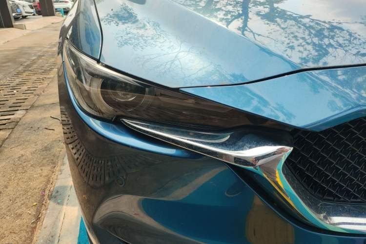 Used Mazda CX-5 2020 Revised Version 2.0L Automatic Two-Wheel Drive ZhiZun Trim Right Front Headlight