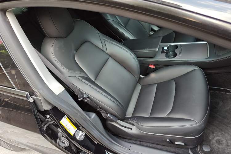 Used Tesla Model 3 2022 Rear-Wheel-Drive Version Right Front Seat