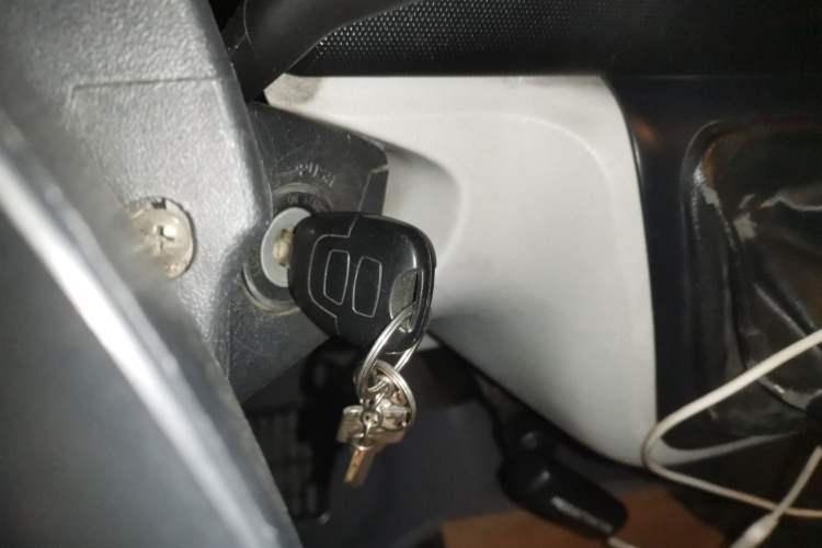 Used Jinbei Hiace 2016 2.0L Luxury Version V19 Vehicle Key