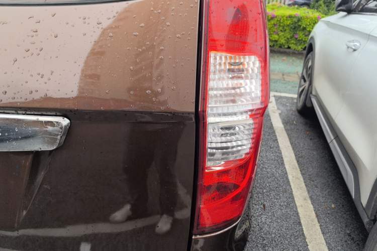 Used Wuling Hongguang 2014 1.5L S Comfort Model Right Rear Taillight