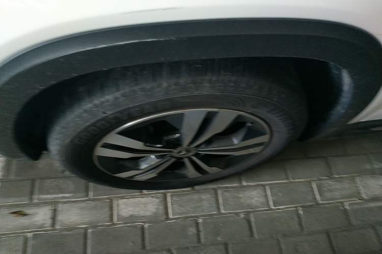 Used Mercedes-Benz GLB 2024 GLB 200 Dynamic Edition Left Front Wheel Hub